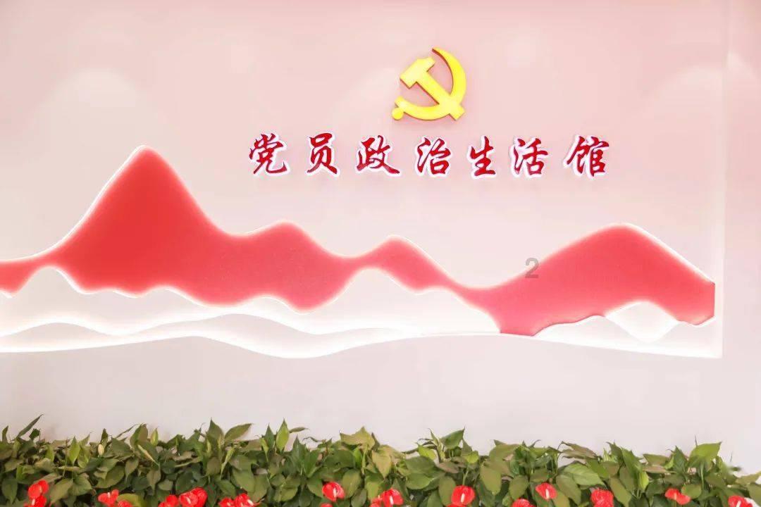 逃出华丽的房子
